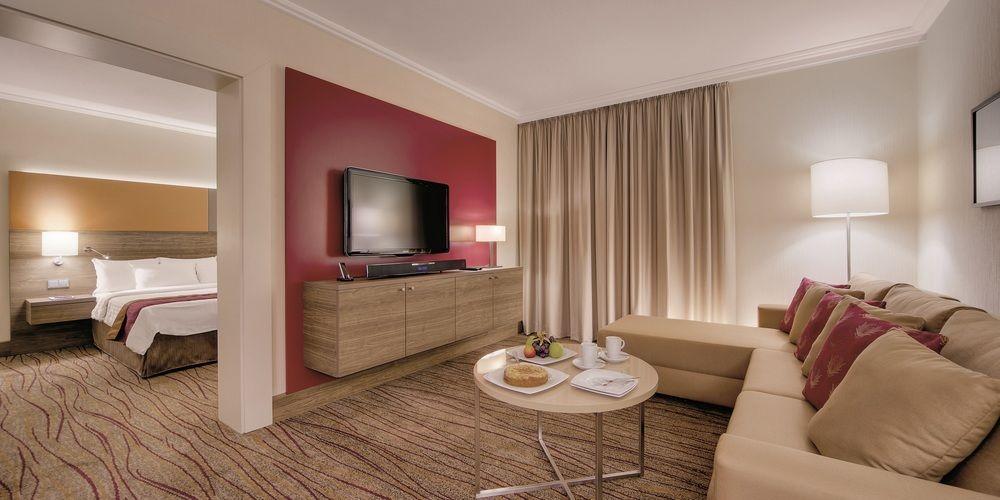 Courtyard By Marriott Linz Ξενοδοχείο Εξωτερικό φωτογραφία