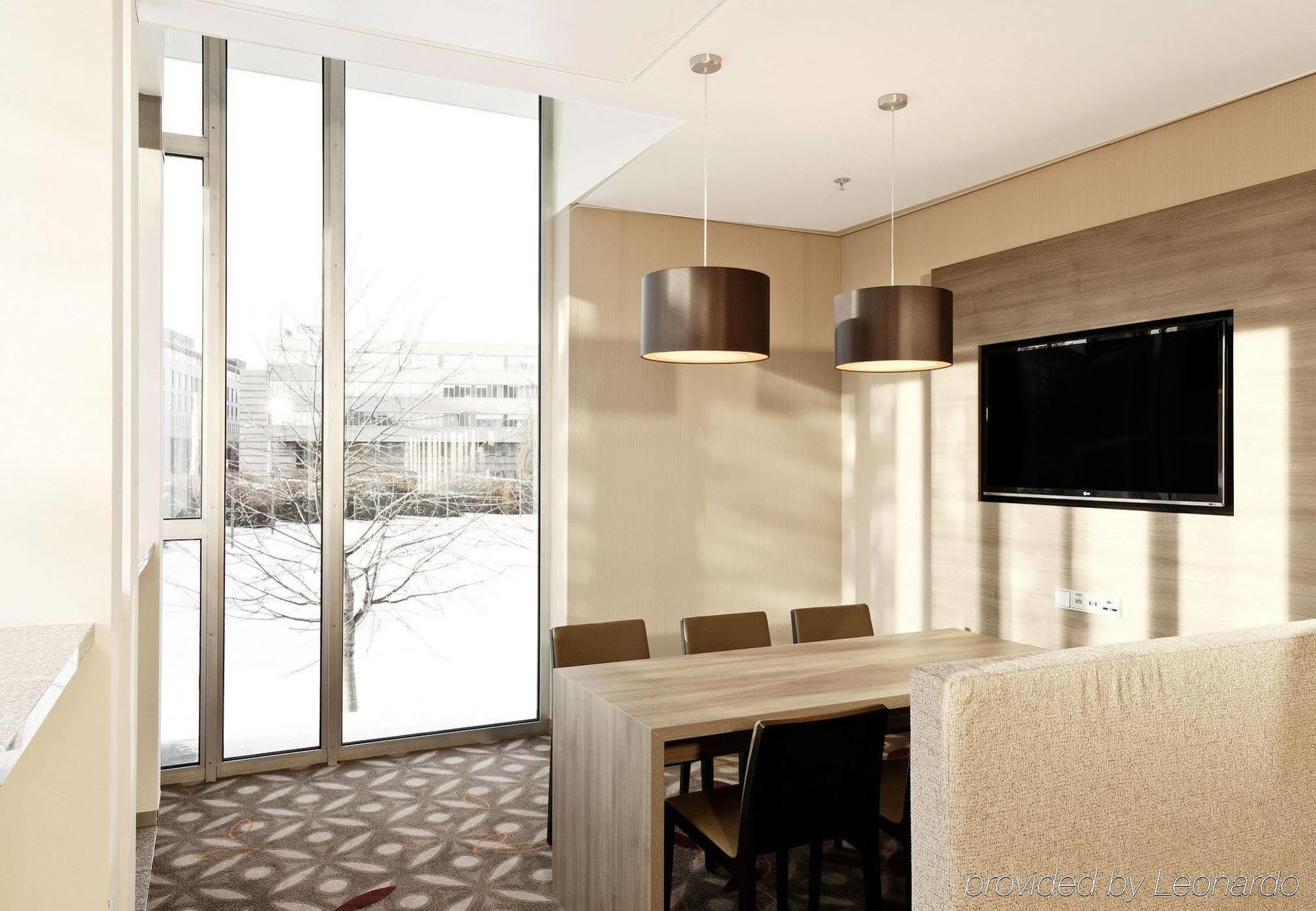 Courtyard By Marriott Linz Ξενοδοχείο Δωμάτιο φωτογραφία
